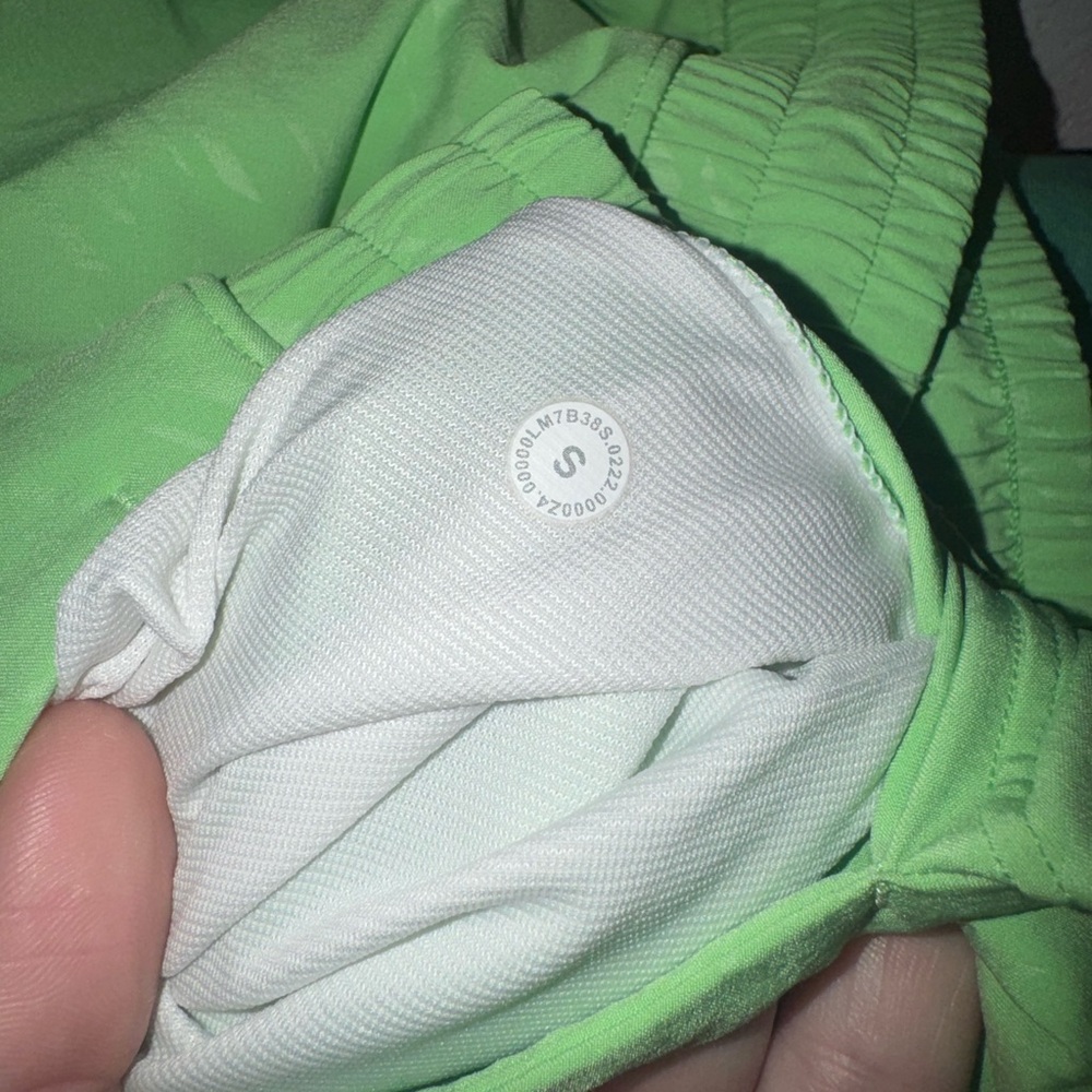 Lululemon • Men’s Pace Breaker 5” Linerless Reflective Athletic Shorts Small - Picture 5 of 11